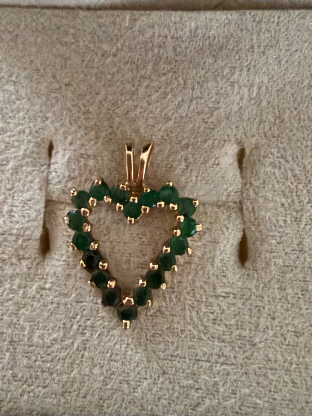 14KTGold Heart Pendant Necklace with Emerald-Green Stones